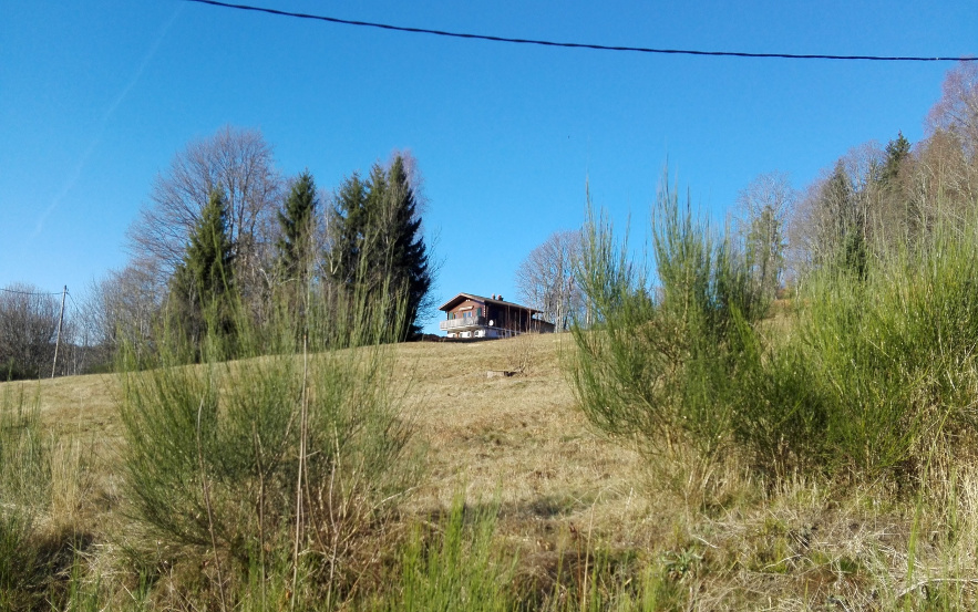 Le chalet vu d’au loin